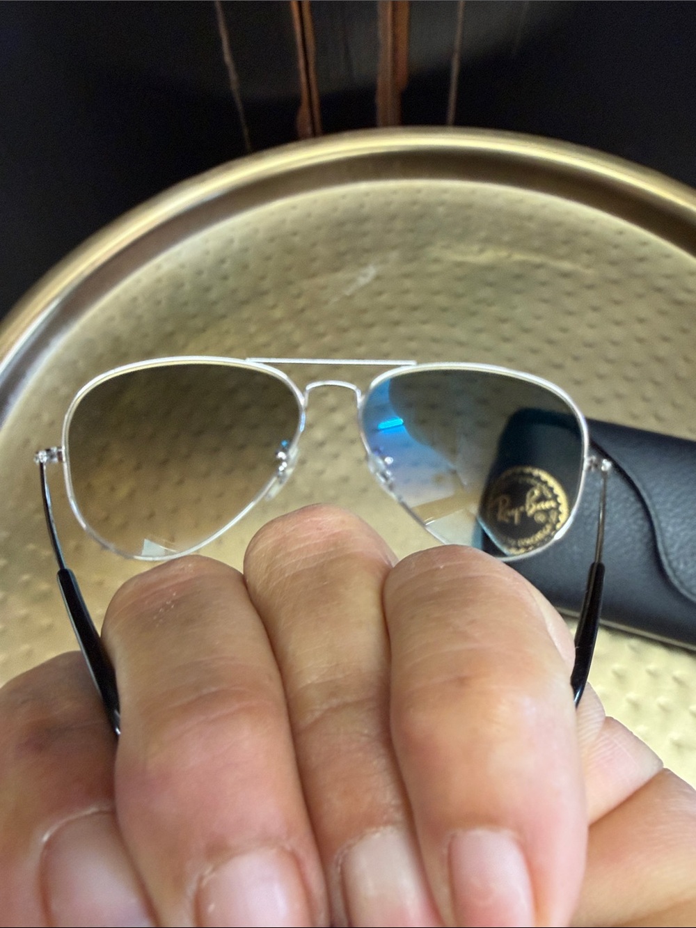 Ray-Ban Aviator Sunglasses w/Black Case - Picture 5 of 7